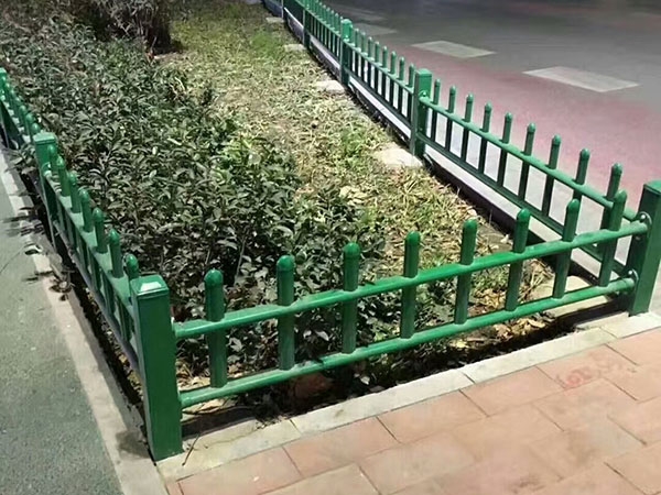 草坪護(hù)欄
