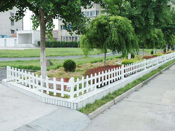 草坪護(hù)欄